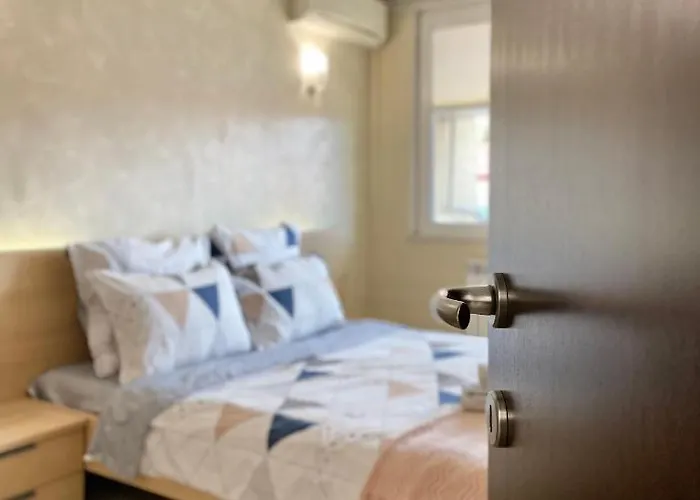 Entire For 4 Guests In