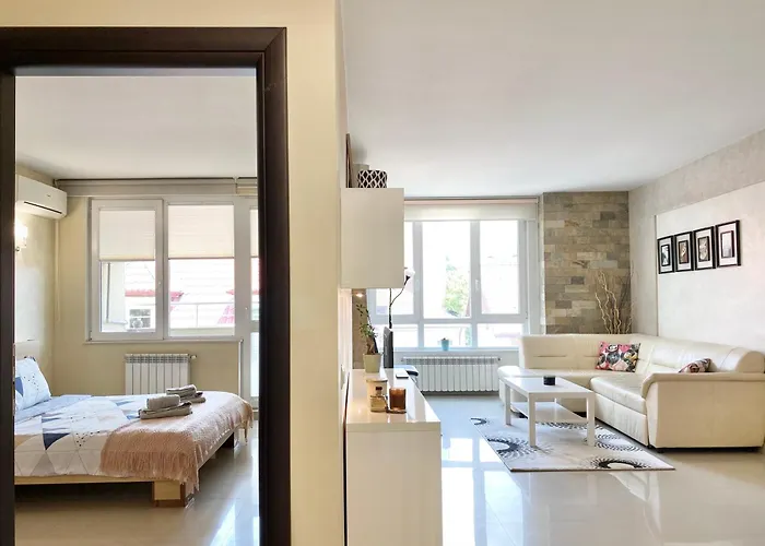 Entire For 4 Guests In Apartment *