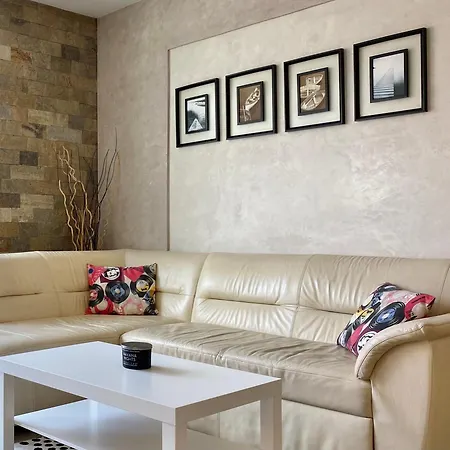Entire For 4 Guests In شقة