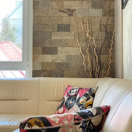 Entire For 4 Guests In