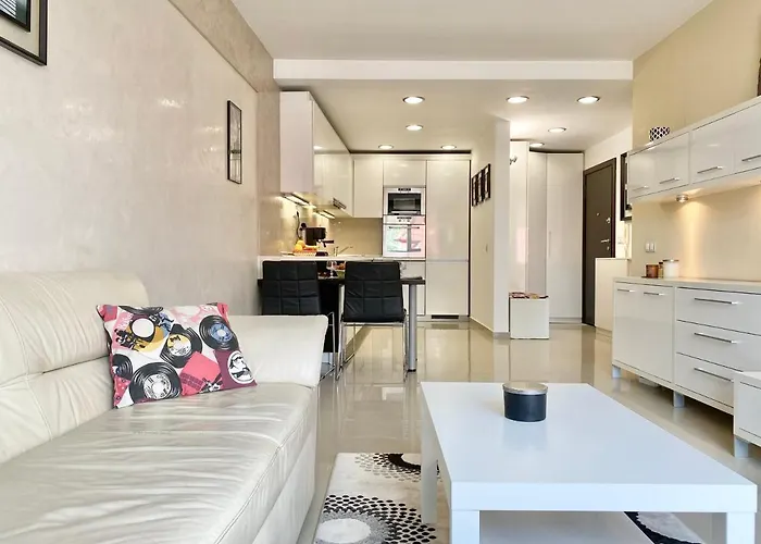 Entire For 4 Guests In